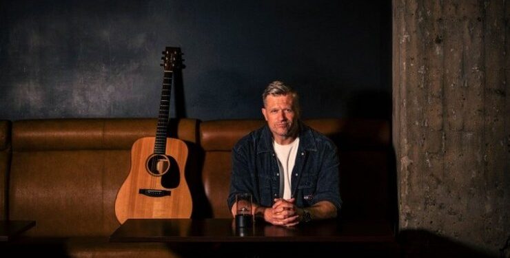 Claus Hassing får i Vittrup hjælp af Martin Jønsson på tangenter. Privatfoto