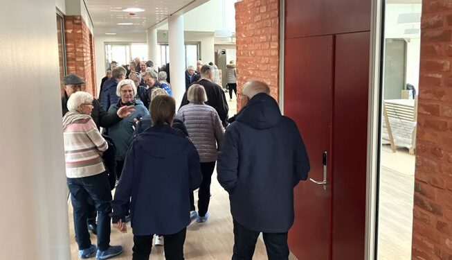 Mange hundrede kiggede mandag indenfor i Soldalhus. Foto: Palle W. Nielsen