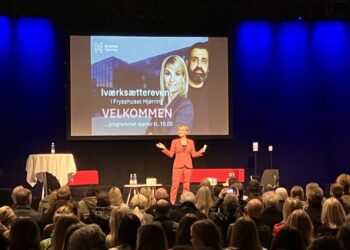 Michèle Bellaiche styrede veloplagt og dygtigt et spændende arrangement i Frysehuset. Foto: Palle W. Nielsen