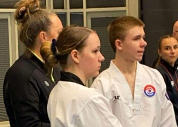 Benjamin Søegaard, som her ses til højre, er fra Hirtshals og har lørdag i taekwondo vunder DM. Foto: Privat.