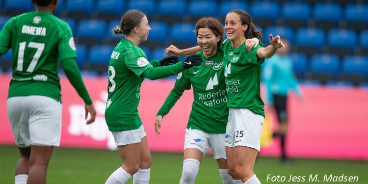 Joy Omewa bringer Fortuna på 1-0. Foto: Jess M. Madsen.