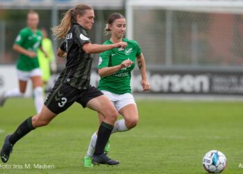 Anastasiya Pobegaylo kæmper for boldbesiddelse, og i Odense kom hun igen til scoring. Hun er nu oppe på 10 mål.