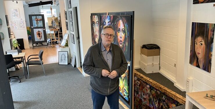 Brian Lykke inviterer til en ny, spændende kunstudstilling i Galleri Matique. Billedet er fra en tidligere udstilling. Arkivfoto: Palle W. Nielsen