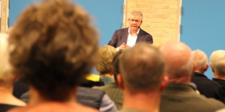 Journalist Jens Ringberg i Kulturhus Løkken. Foto: Arne Mogensen.