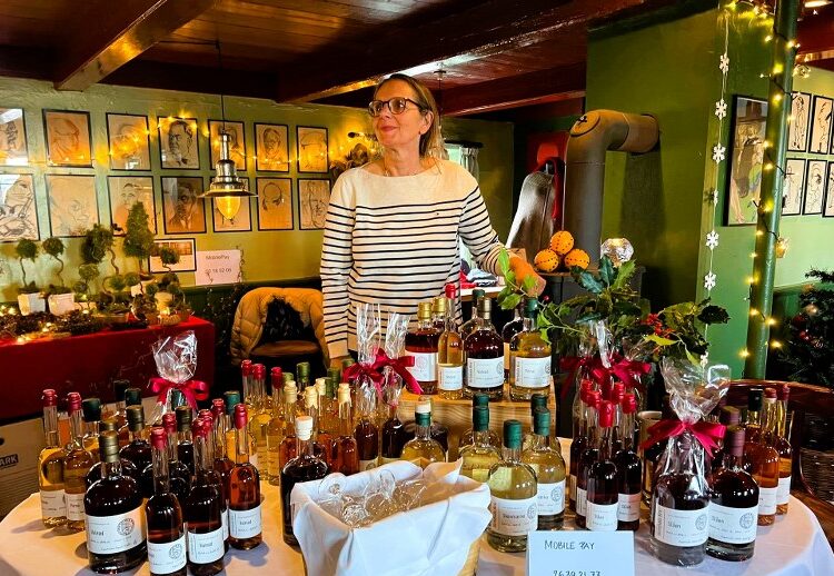 Hanne Kristoffersen i sidste års hyggelige julestue på Hirtshals Kro. Foto (arkiv): Niels Skipper.