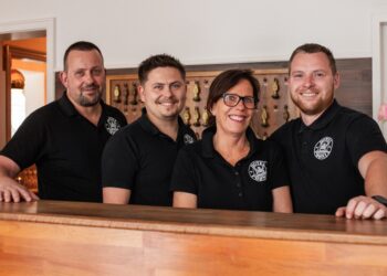 Familien Messmann på Hotel Phønix Hjørring. Fra venstre Henrik, Christoffer, Birgitte og Mikkel. Foto: Arkiv.