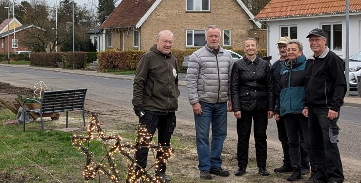 Byens frivillige sørger for den rette julestemning i Mosbjerg.