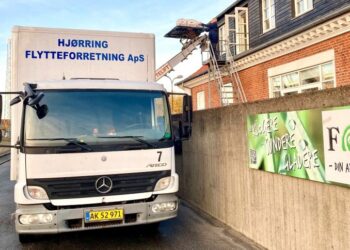 Alt liftes lige ud af døren til brandtrappen fra FOF Vendsyssels gamle adresse. Privatfoto