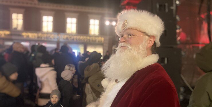 Julemanden på Springvandspladsen i Hjørring julen 2023.  Arkivfoto: Nissemor.