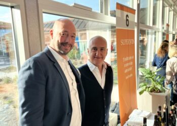 Mads Jensen fra Supervin kan notere sig endnu mere succes med vinfestival i Aalborg og her sammen med den italienske producent Buglioni på Nordsøen Oceanarium i Hirtshals - og nyheden om mere vækst. Foto: Palle W. Nielsen
