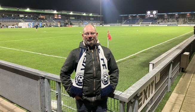 Du kan til hjemmekampene ved fanklubbens hjørne på Nord Energi Arena i Hjørring finde og få en snak med Thomas Haugen fra Vendsyssel FF Support. Foto: Palle W: Nielsen