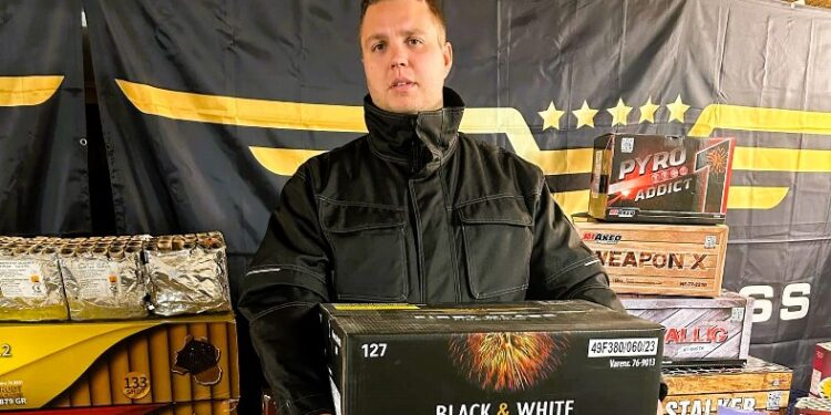 Bjørn Nielsen hos Lønstrup Fyrværkeri ApS. Foto: Privat.