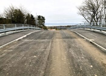 Broen over jernbanen ved Halvorsmindevej. Foto: Hjørring Kommune.