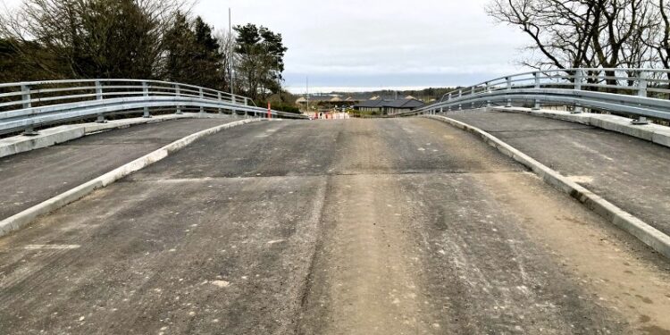 Broen over jernbanen ved Halvorsmindevej. Foto: Hjørring Kommune.