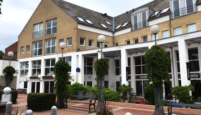 FOF Vendsyssel har både kontor og yoga lokaler på P. Nørkjærs Plads midt i Hjørring. Privatfoto