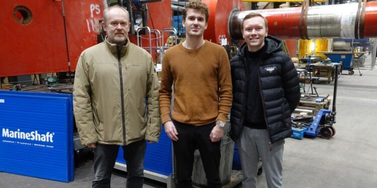 Michael Andersen, Frederik Mølbak Andersen og Nikolai Lund Christensen er i december blevet budt velkommen hos virksomheden i Hirtshals. Foto: MarineShaft.