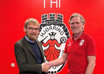 Formand Bo Jeppesen fra HI og Mogens Krogh. Foto: HI.