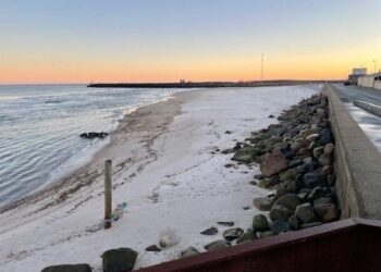 Pelles Strand med udsigt til den yderste mole for enden af Vestmolevej. Foto: Nordsøen Forskerpark.