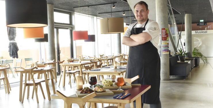 Mathias Buus Andersen fortsætter som leder af Teater Caféen Hjørring. Foto: Palle W. Nielsen