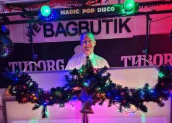 DJ Tom Michael Jensen i Jye's Bagbutik. Foto: Privat.