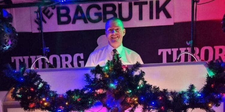 DJ Tom Michael Jensen i Jye's Bagbutik. Foto: Privat.