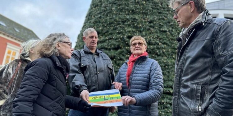 Kandidaterne i den nye lokalliste spænder erhvervsmæssigt bredt, men alle er de enige om, at der skal forandring til i Hjørring Kommune.
Foto: Kristian Steve Kristensen/TV 2 Nord.