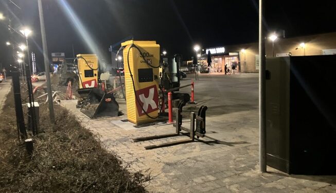 Uno-X er snart klar med lynladere ved Rema1000 på Hestkærvej i Hjørring. Foto: Palle W. Nielsen