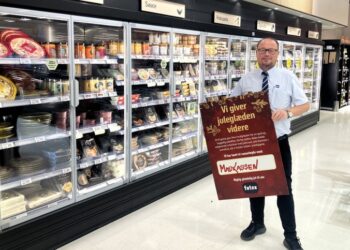 Varehuschef hos føtex Hjørring, Morten Kjær, samarbejder med Madkassen i Strømgade. Foto: Palle W. Nielsen