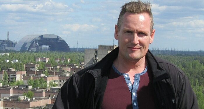 Claus Mørkbak Højrup ses her ved Tjernobyl under en rejse til Ukraine. Foto: Privat.