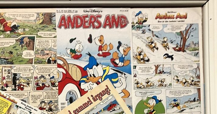 Hos spisestedet Café Kork & Kød i Hirtshals er en del af udsmykningen en stor samling Anders And udklip. Foto: Palle W. Nielsen