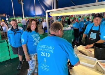 Mette Jensen ses her til venstre i billedet fra Fiskefestival 2019 i Hirtshals. Foto (arkiv): Niels Skipper.