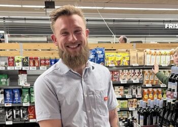 Mikkel Kjær blev fejret i Brugsen. Foto: Niels Chr. Jakobsen.