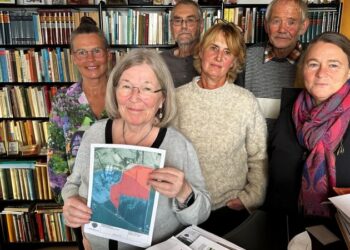 Den lokale modstandsgruppe, der vil forhindre udvidelser af et biogasanlæg ved Rakkeby. Foto: TV2 Nord.