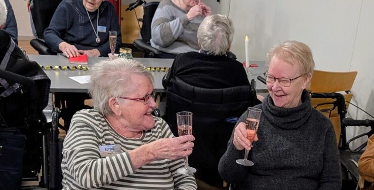 Venner af Soldalhus ønskede beboerne på Soldalhus Godt Nytår.