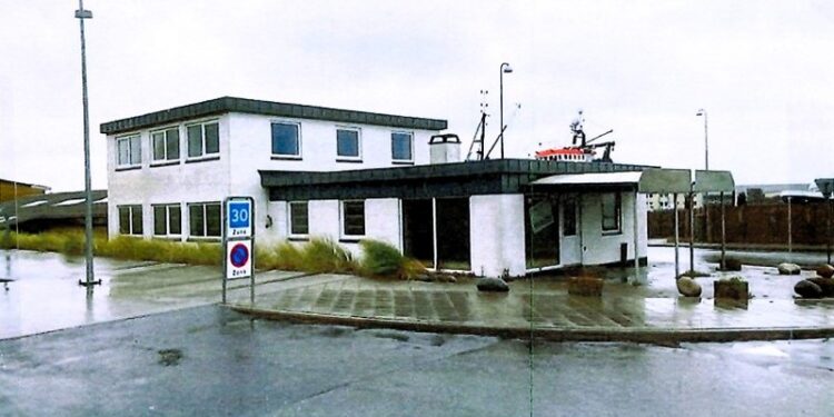 Ejendommen på Sydvestkajen i Hirtshals. Foto: Privat.