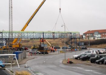 Valutaslangen fjernes. Foto: Hirtshals Havn.