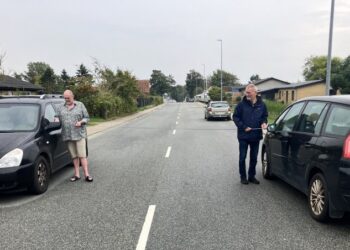 Michael Eriksen og Georg Larsen på den nuværende Tannisbugtvej i Tversted. Arkivfoto: Palle W. Nielsen