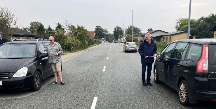 Michael Eriksen og Georg Larsen på den nuværende Tannisbugtvej i Tversted. Arkivfoto: Palle W. Nielsen