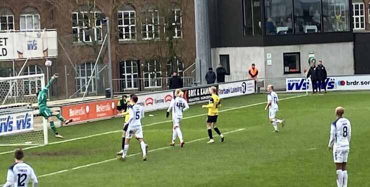 Nummer 5 hos Vendsyssel FF, Mads Greve, har skiftet græsgange. Arkivfoto: Palle W. Nielsen