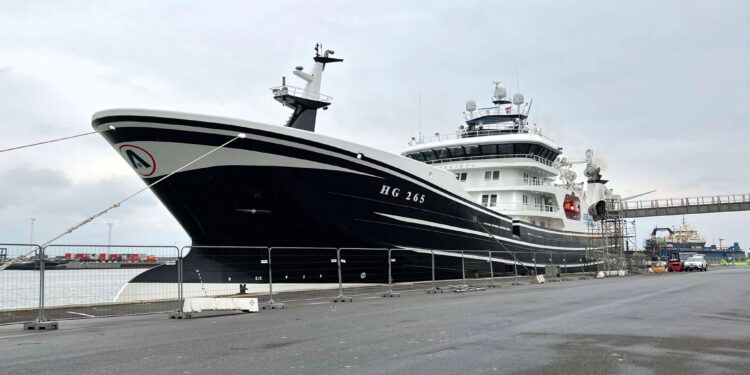 HG 265 Asbjørn ved kaj i Hirtshals Havn. Foto: Arkiv.