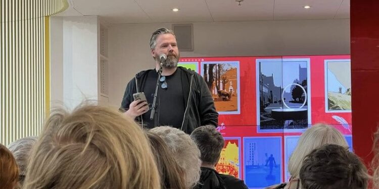 Illustrator Kim Larsen. Foto: Rebecca Karlsson.