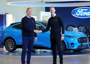 Indehaver Mogens Hosbond og Mikkel Hosbond. Foto: Privat.