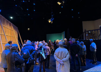 Publikum blev lukket ind bagfra… for at forstå det, må man se forestillingen…