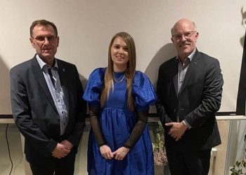 Her ses Louise Frilev mellem Michael Engbjerg og Lars Peter Høgh, som alle tre var kandidater ved KV25 for Venstre i Hirtshals. Foto: Privat.