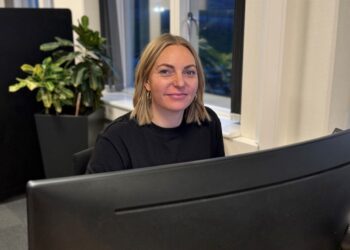 Marlene bag skærmen hos Nord Energi Finernet.