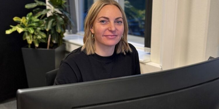 Marlene bag skærmen hos Nord Energi Finernet.