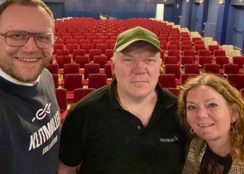Daglig leder Jimmy Møller ses her flankeret af dirketør Michael Vendelbo fra Erhverv Hjørring og bestyrelsesmeldem Betina D. Jensen på Vendelbohus. Foto: Arkiv.