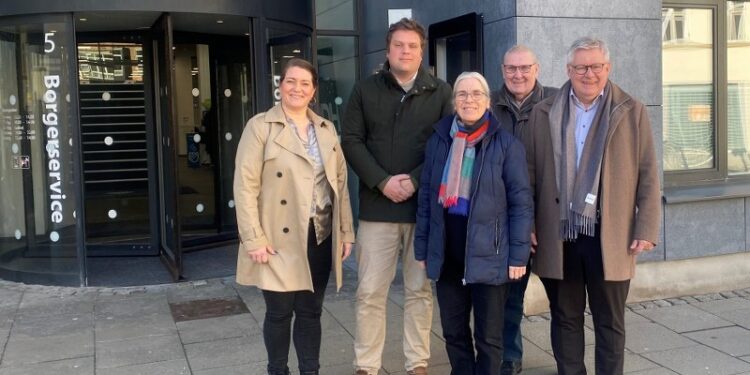 Her ses fra venstre Gry Bruun Nielsen, spidskandidat og byrådsmedlem for Radikale, Johannes Haandsbæk Vestergaard, formand for Radikale i Hjørring, Elsebeth Madvig, formand for Venstre i Hjørring Kommune, Jørgen Christensen, gruppeformand Venstre i Hjørring og Søren Smalbro, borgmester i Hjørring Kommune (V).