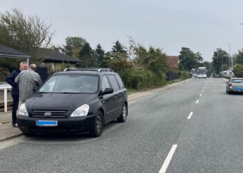 Hvorfor står man ikke frem og hører på det store flertal, der er imod at vejen bliver smallere? spørger en læaser om Tannisbugtvej i Tversted. Arkivfoto: Palle W. Nielsen