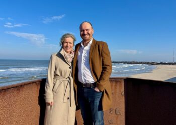 Turistchef Laila Zielke fra Hirtshals Turisme og Peter Krusborg fra Visit Nordvestkysten. Foto: Hirtshals Turisme.